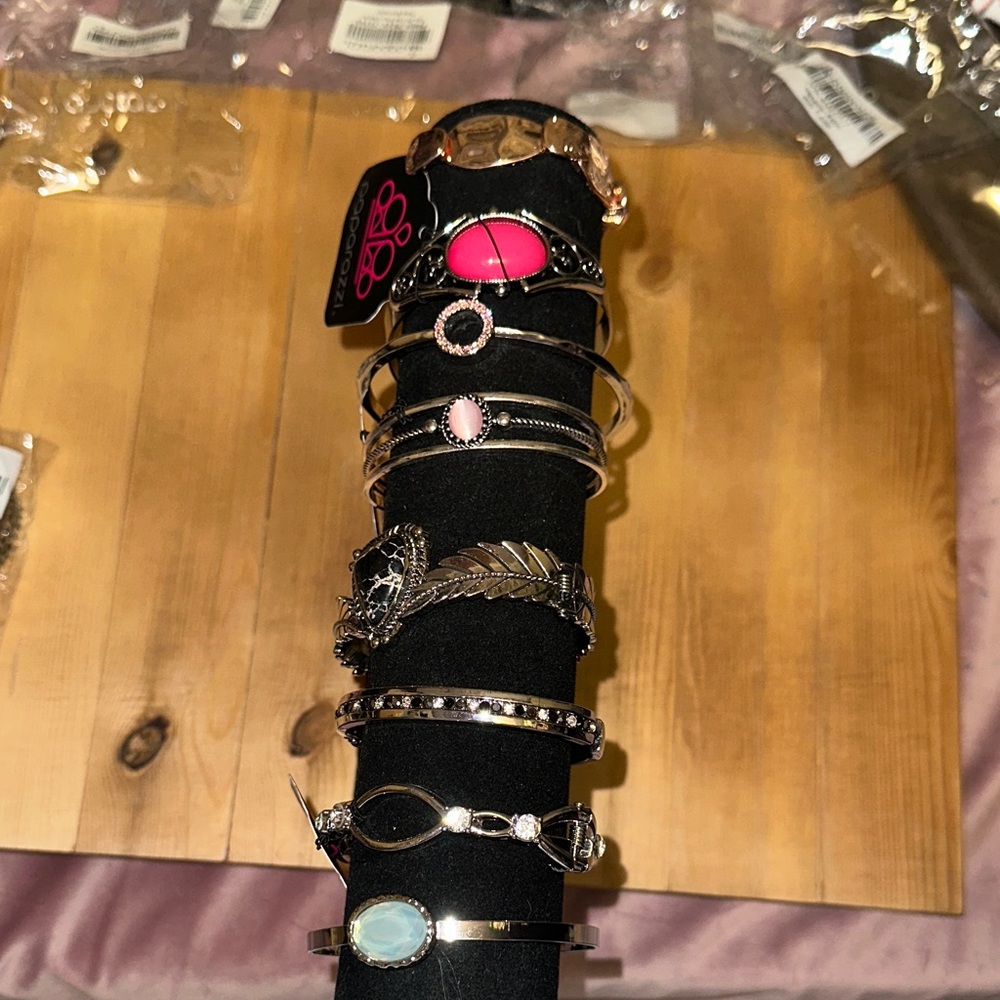 30 piece mixed lot of Paparazzi jewelry, bracelets, earrings, necklace. New